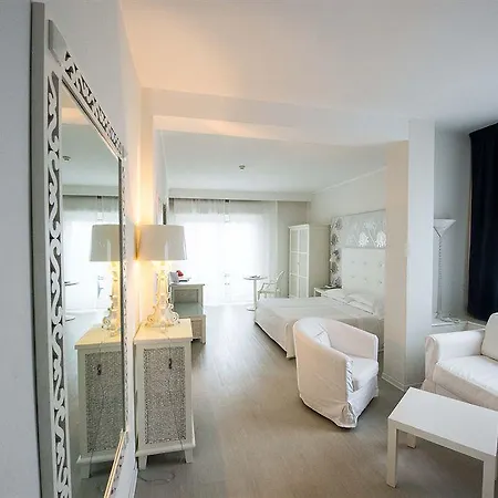 Mediterraneo Hotell 4*