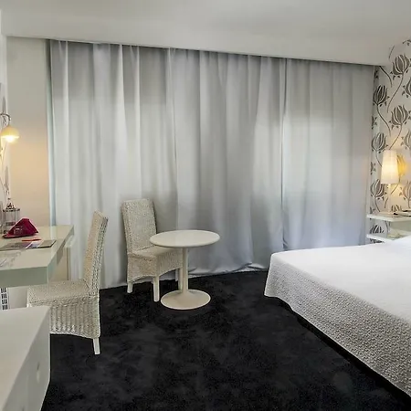 Hotell Mediterraneo 4*